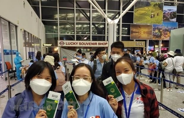 Over 56,800 Vietnamese labourers sent abroad in 7 months hinh anh 1