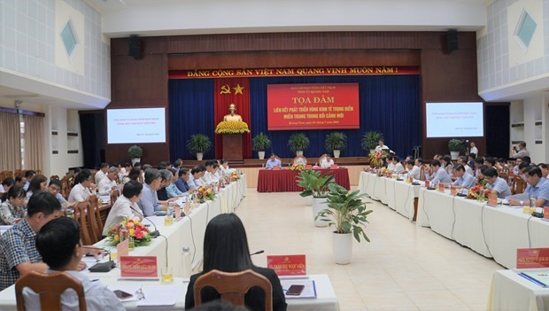 Regional competition harms Vietnam’s overall advantages hinh anh 2