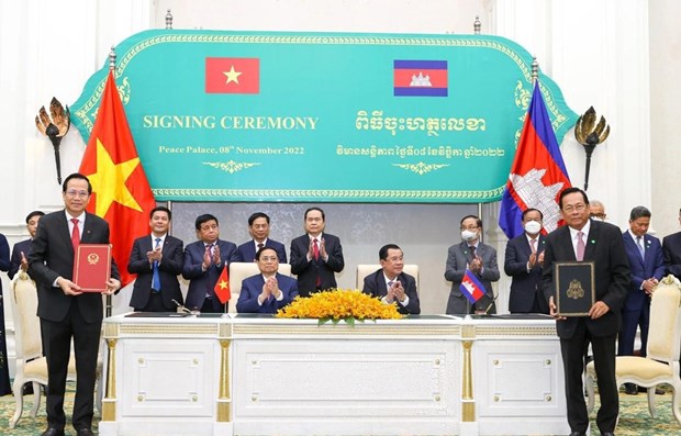 Vietnam, Cambodia promote labor cooperation hinh anh 1