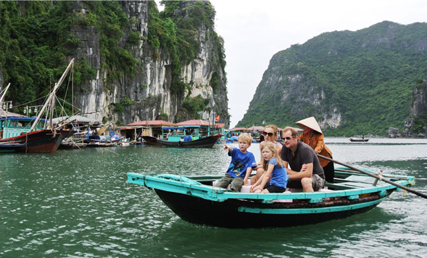 Vietnam may hit 10 million foreign tourists this year: authority hinh anh 2