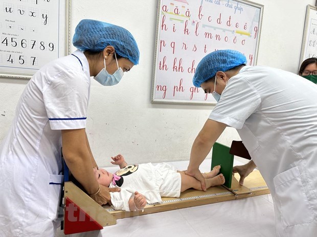 Ministry issues guidelines for periodic health checkups for under-two children hinh anh 2