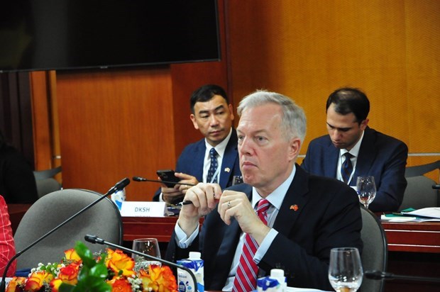 Vietnam, US step up joint work in digital transformation, supply chains hinh anh 2