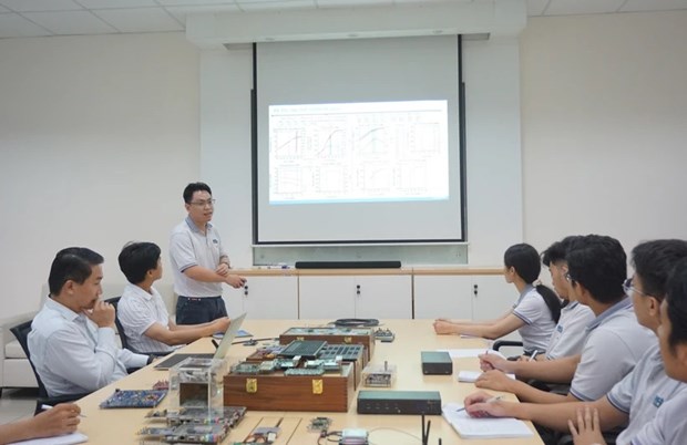 Semiconductor training needs good lecturers, infrastructure hinh anh 2