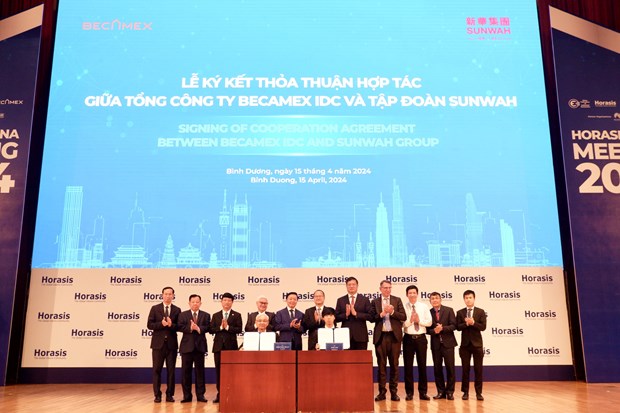 Sunwah Group signs strategic partnership with Binh Duong, emphasising strategic cooperation hinh anh 6