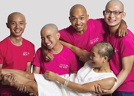 Bald pictures lift up cancer patients hinh anh 1