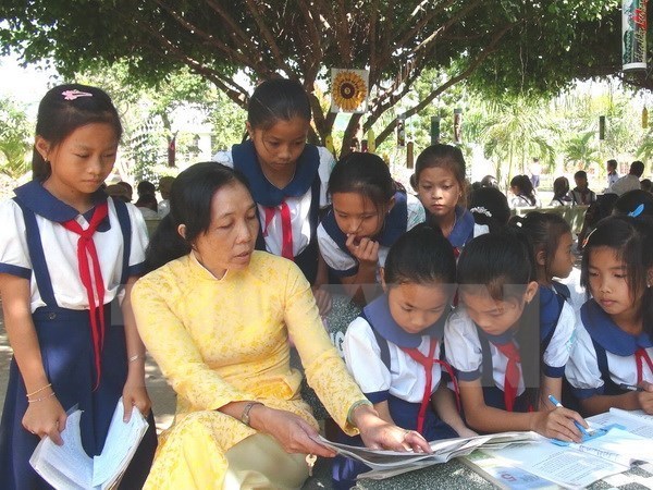 Teacher training curricula development discussed hinh anh 1