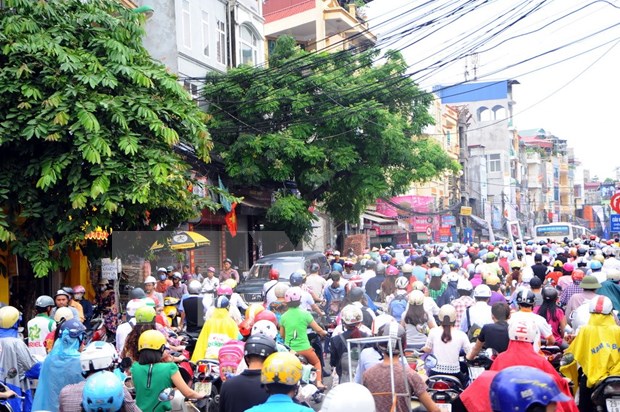 Hanoi alters bus routes, eases traffic hinh anh 1