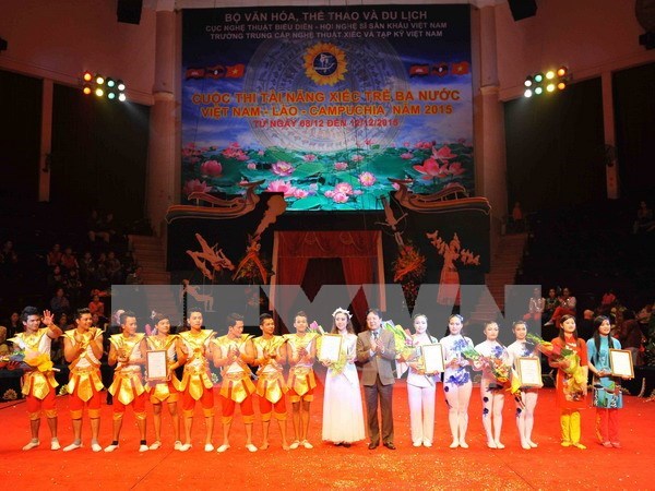 Vietnam-Laos Cambodia circus contest wraps up in Hanoi hinh anh 1
