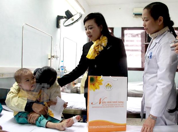 Health sector ensures round-the-clock services during Tet holiday hinh anh 1