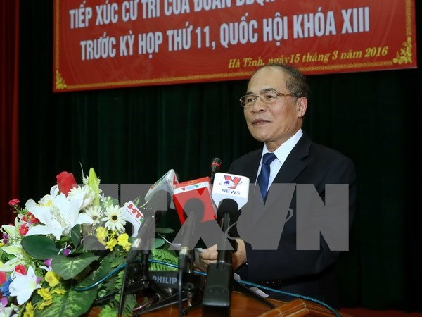 Top legislator talks with Ha Tinh voters ahead of NA session hinh anh 1