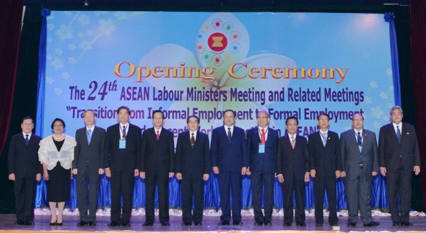 ASEAN labour ministers look to develop competitive workforce hinh anh 1