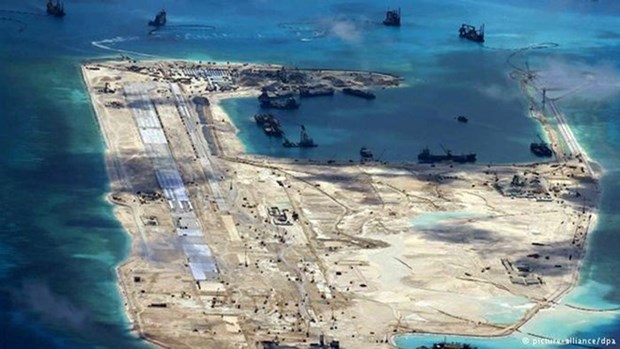 Vietnam opposes China’s military drill in East Sea hinh anh 1