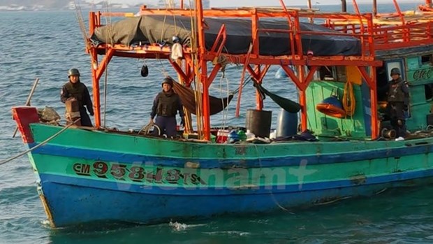Embassy works to protect fishermen arrested by Thai navy hinh anh 1
