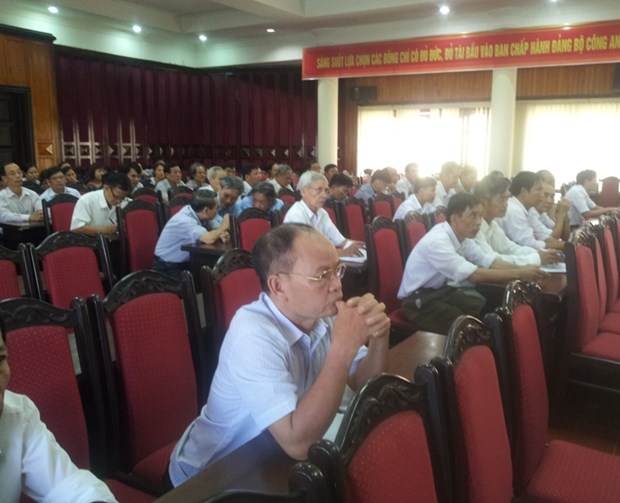Vietnam, Laos bolster links in training NA deputies hinh anh 1