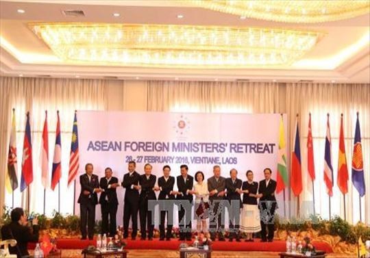 ASEAN foreign ministers to meet in Laos hinh anh 1