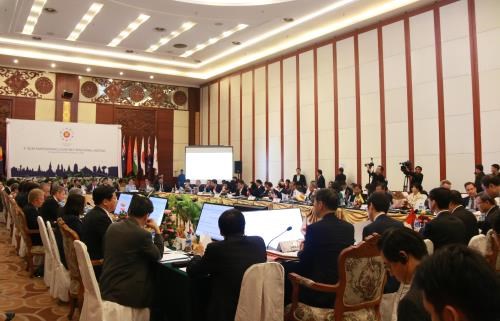 East Asian countries push for economic integration hinh anh 1