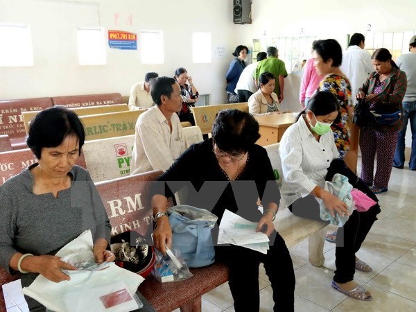 Medicine, healthcare services see strongest price hike in August hinh anh 1
