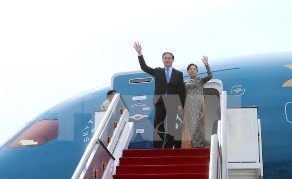 Vietnamese President starts State visit to Singapore hinh anh 1