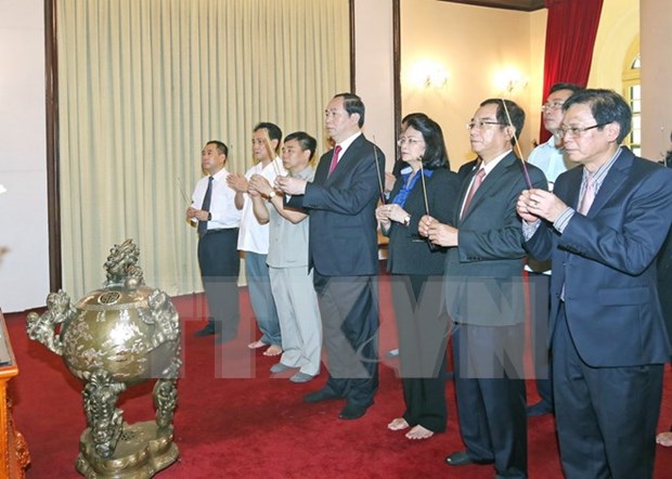 Leaders commemorate President Ho Chi Minh’s death anniversary hinh anh 1