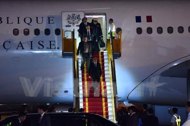 French President begins State visit to Vietnam hinh anh 1