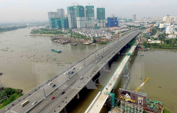 HCM City’s metro route No. 1 bridge sections joined hinh anh 1
