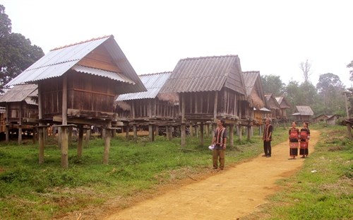 Traditional barns keep treasure of Ba Na ethnics hinh anh 1