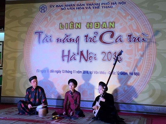 Ca tru festival for Hanoi young singers opens hinh anh 1