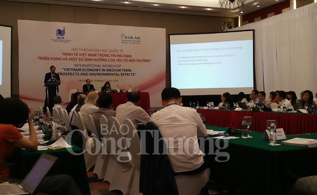 GDP may contract 0.6 percent annually due to disasters, pollution hinh anh 1