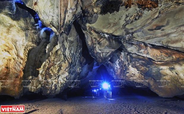 A journey to explore deeper into Thien Duong Cave hinh anh 6