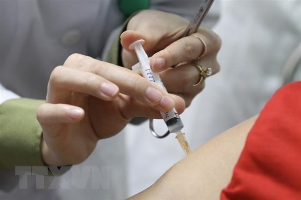 Priority given to vaccine production, science application in health sector hinh anh 2