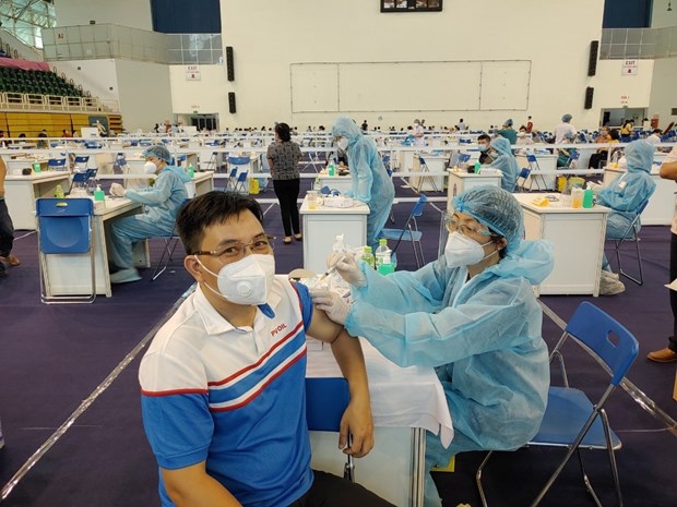 PetroVietnam presses ahead with vaccination campaign hinh anh 7