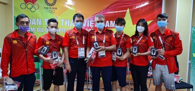 Association provides free wifi transmitters for Vietnamese athletes at Tokyo Olympics hinh anh 2