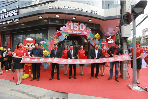 Jollibee opens 150th store in Vietnam hinh anh 1