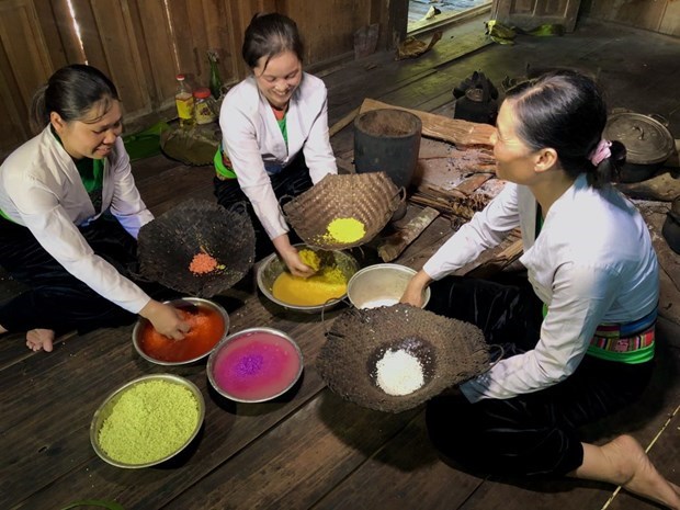 Five-coloured sticky rice – quintessence of Northwest Vietnam hinh anh 2