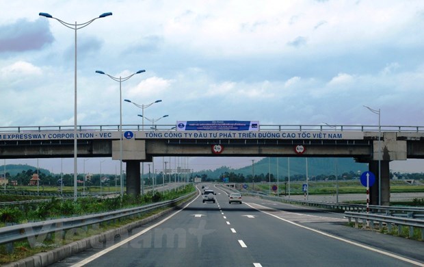 North-South Expressway public investment-funded sub-projects attracts investors hinh anh 2