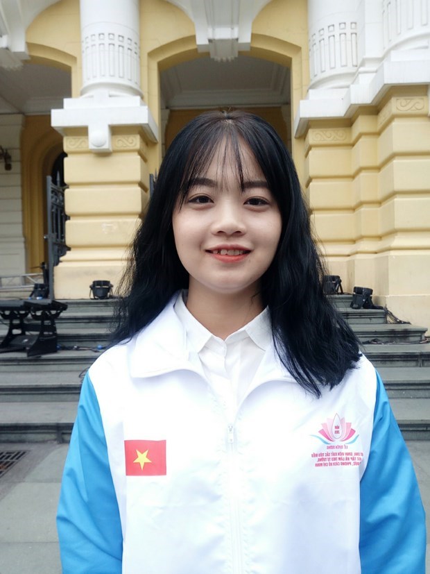 Young student devotes to Party development work in university hinh anh 4