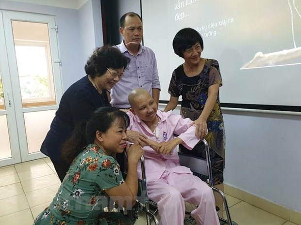 ‘Impermanent blossom’ – Touching memoir by a cancer patient hinh anh 2