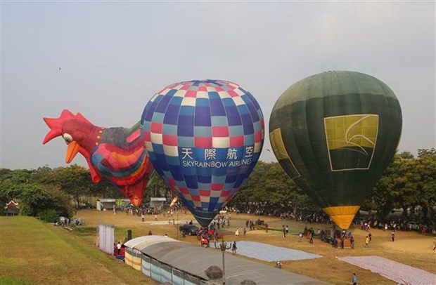 Hot air balloon festival enchants visitors hinh anh 1