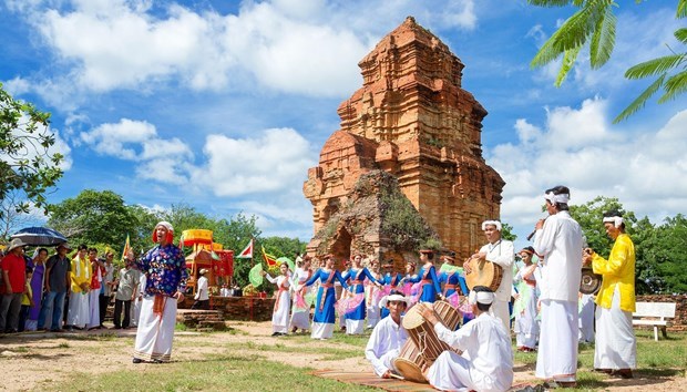 Preserving and promoting Cham ethnic culture hinh anh 1