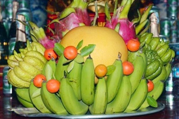 Fruit tray symbolises Vietnam's culture on Tet hinh anh 1