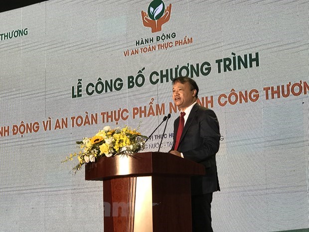Ministry calls for joint efforts to ensure food safety hinh anh 1