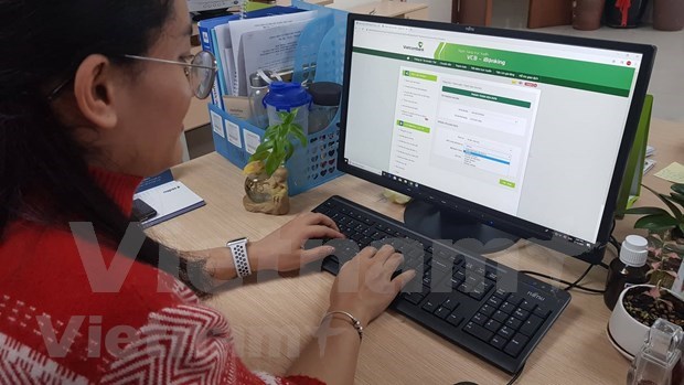 Online payments: COVID-19 urges banks to change hinh anh 1