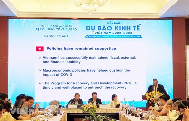 Vietnam's GDP will increase 5.5-6% during 2022-2023: Experts hinh anh 1
