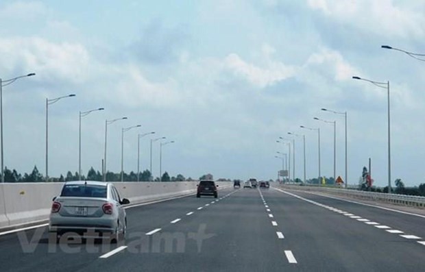 Deputy PM urges more highways during 2021-2030 period hinh anh 1