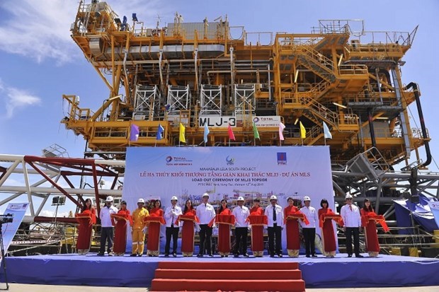 Adjustments needed for oil and gas sector to overcome hardships hinh anh 3