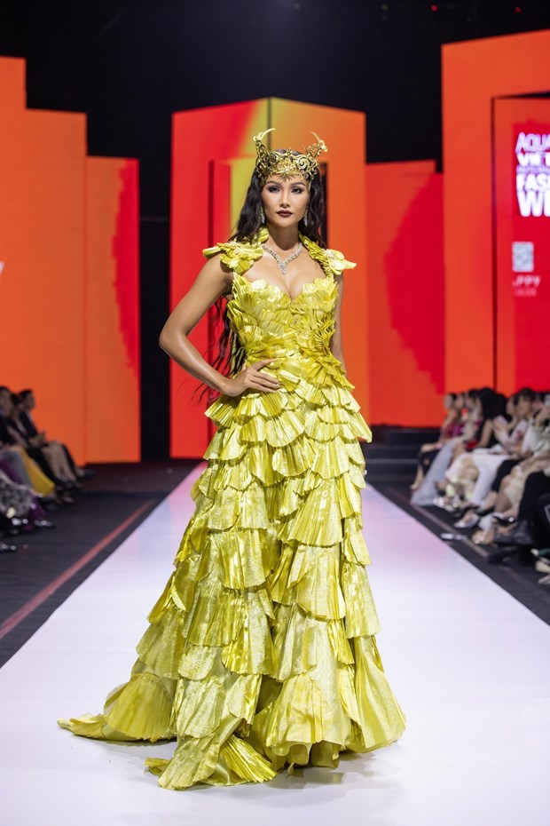Vietnam Int’l Fashion Week highlights sustainability hinh anh 2