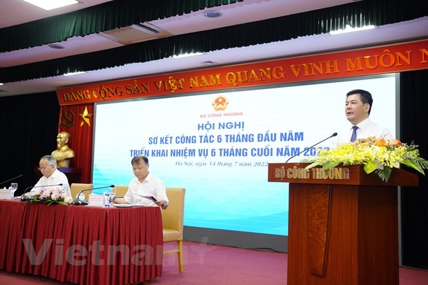 Ministry supports trade and industry to boost production, exports hinh anh 1
