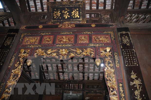 Opulent houses in Dong Hoa Hiep ancient village attracts visitors hinh anh 3