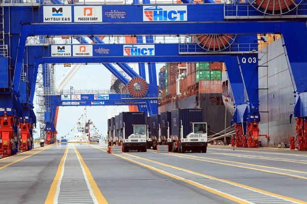 Increased exports of key commodities drives trade surplus hinh anh 1