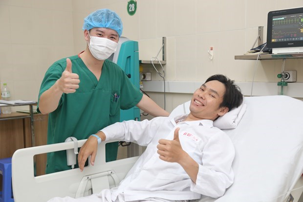 Vietnamese doctors successfully perform first heart-kidney transplant hinh anh 2